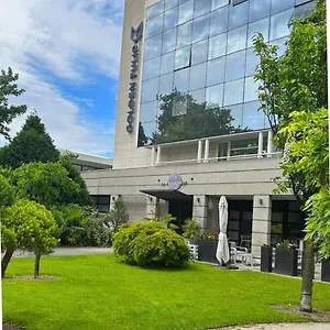 4* ホテル Golden Tulip Aix Les Bains - &